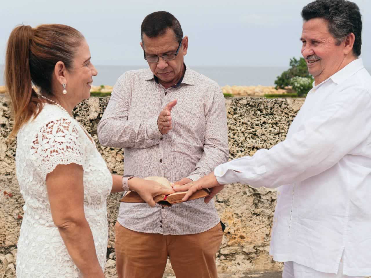The Ultimate Tips List for a 25th Anniversary Wedding Renewal