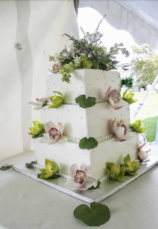 square vow renewal cake 7 idostill s - 13 Square Vow Renewal Cakes Ideal for Modern Couples