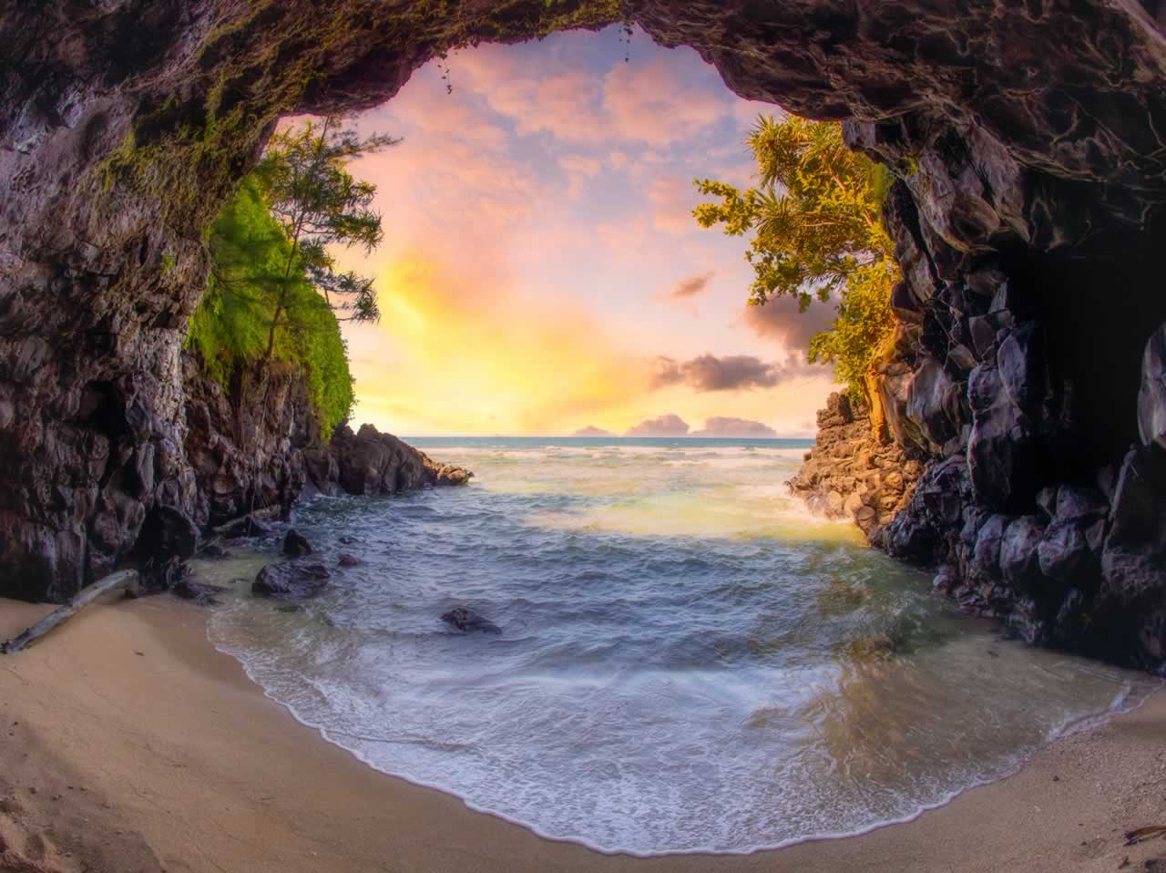 kauai-cave-2022-11-02-18-03-27-utc-s Romantic Experiences and Activities in Hawaii