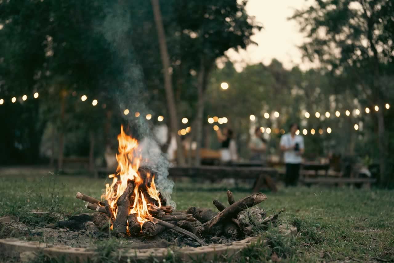 Bonfire Nights: Creating Warm Memories Under the Stars