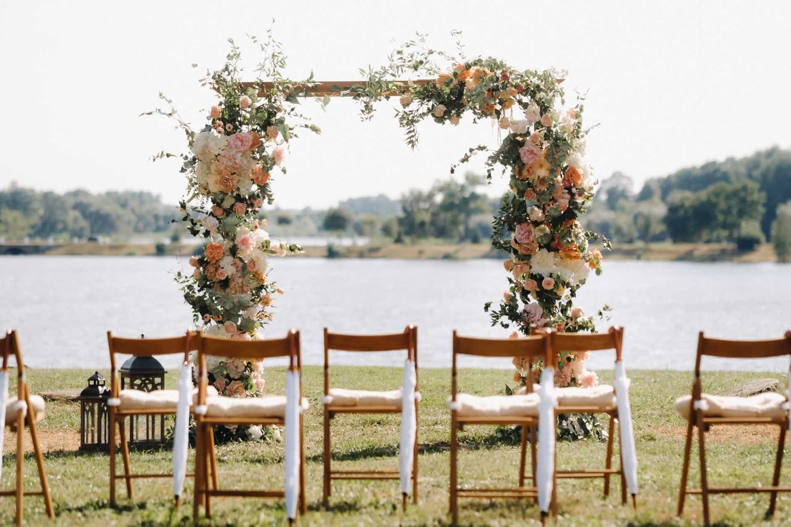 Lakeside Cabins and Waterfront Venues for Rustic Vow Renewals