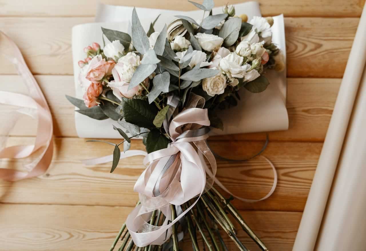 How to Create DIY Floral Bouquets for Your Vow Renewal: A Complete Guide