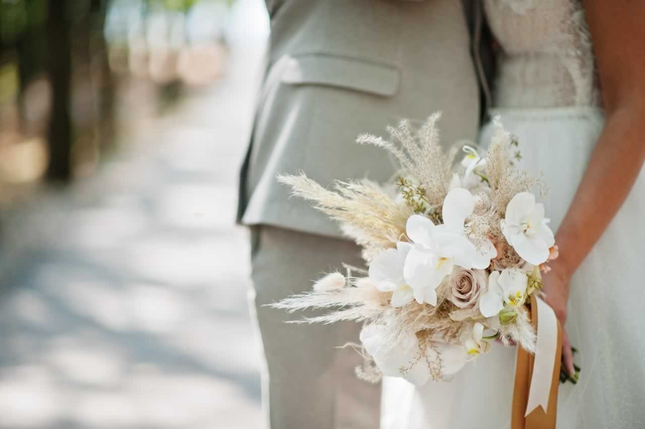 Attire and Accessories for Rustic Elegance Vow Renewal