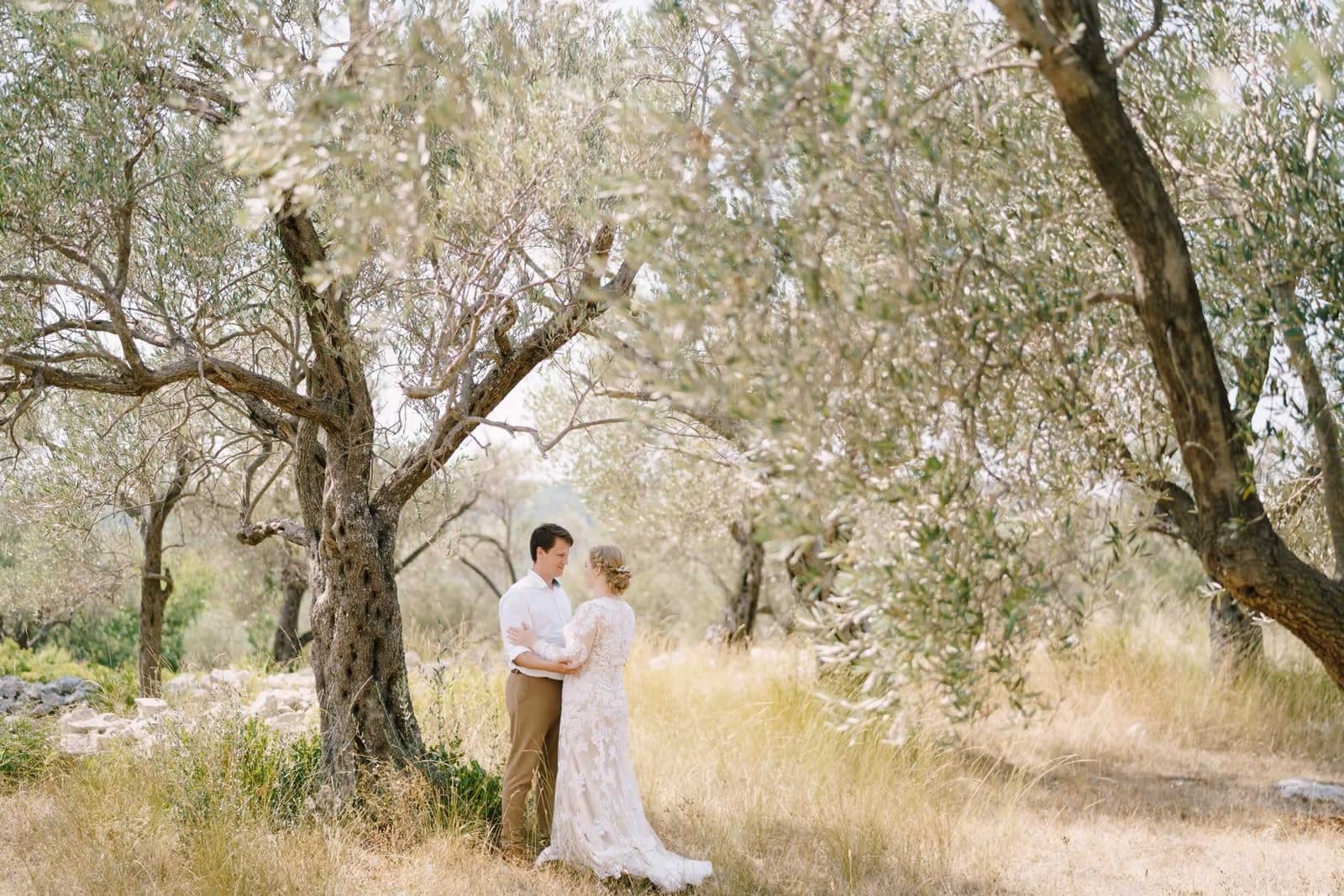 The Charm of a Countryside Vow Renewal