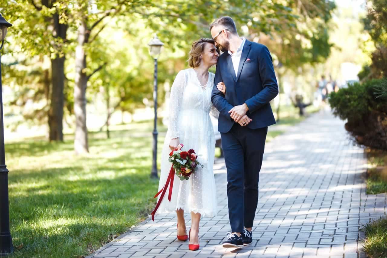 city attractions for vow renewal - city photoshoot