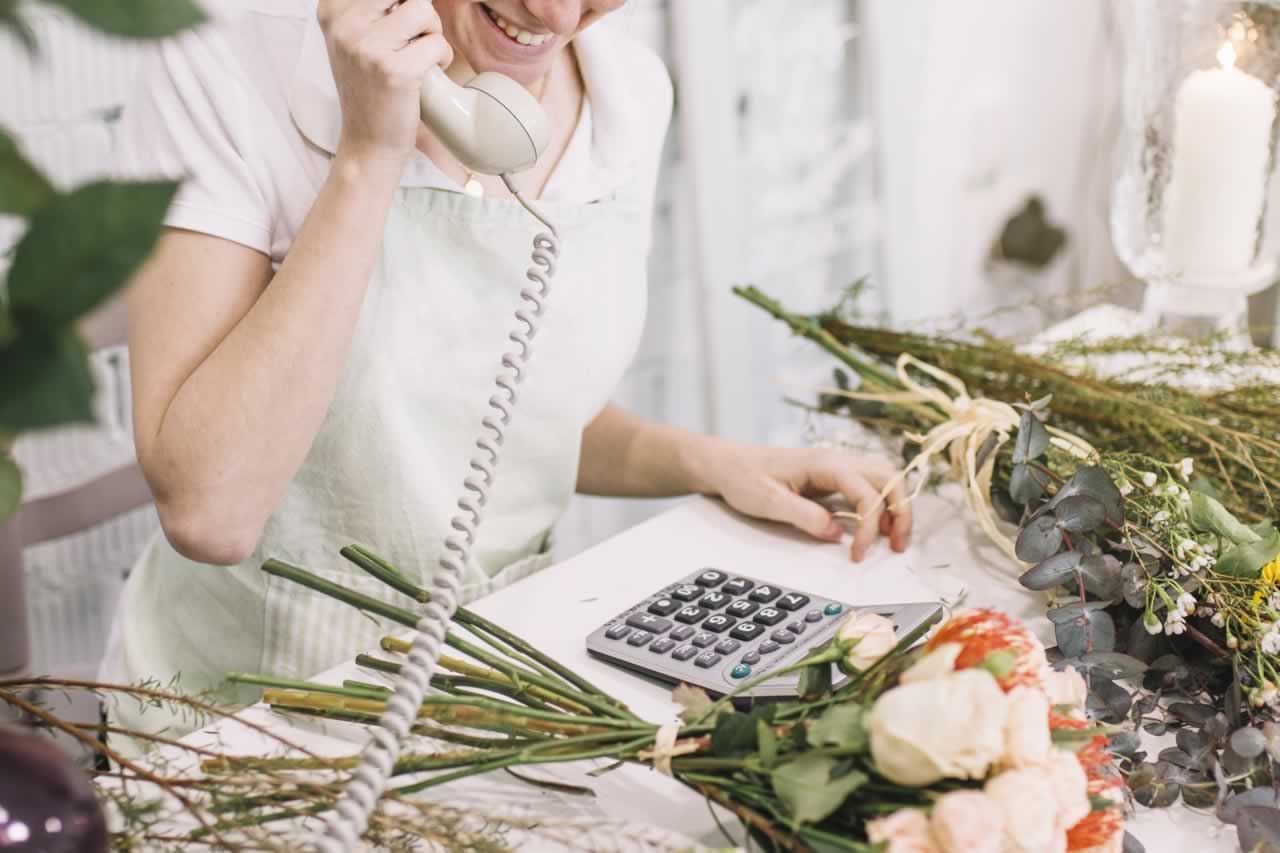 Finding and Coordinating with Local Vendors for Your Perfect Vow Renewal Day