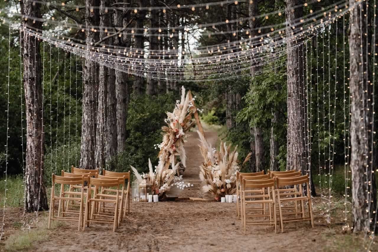 Wood accents for a rustic vow renewal