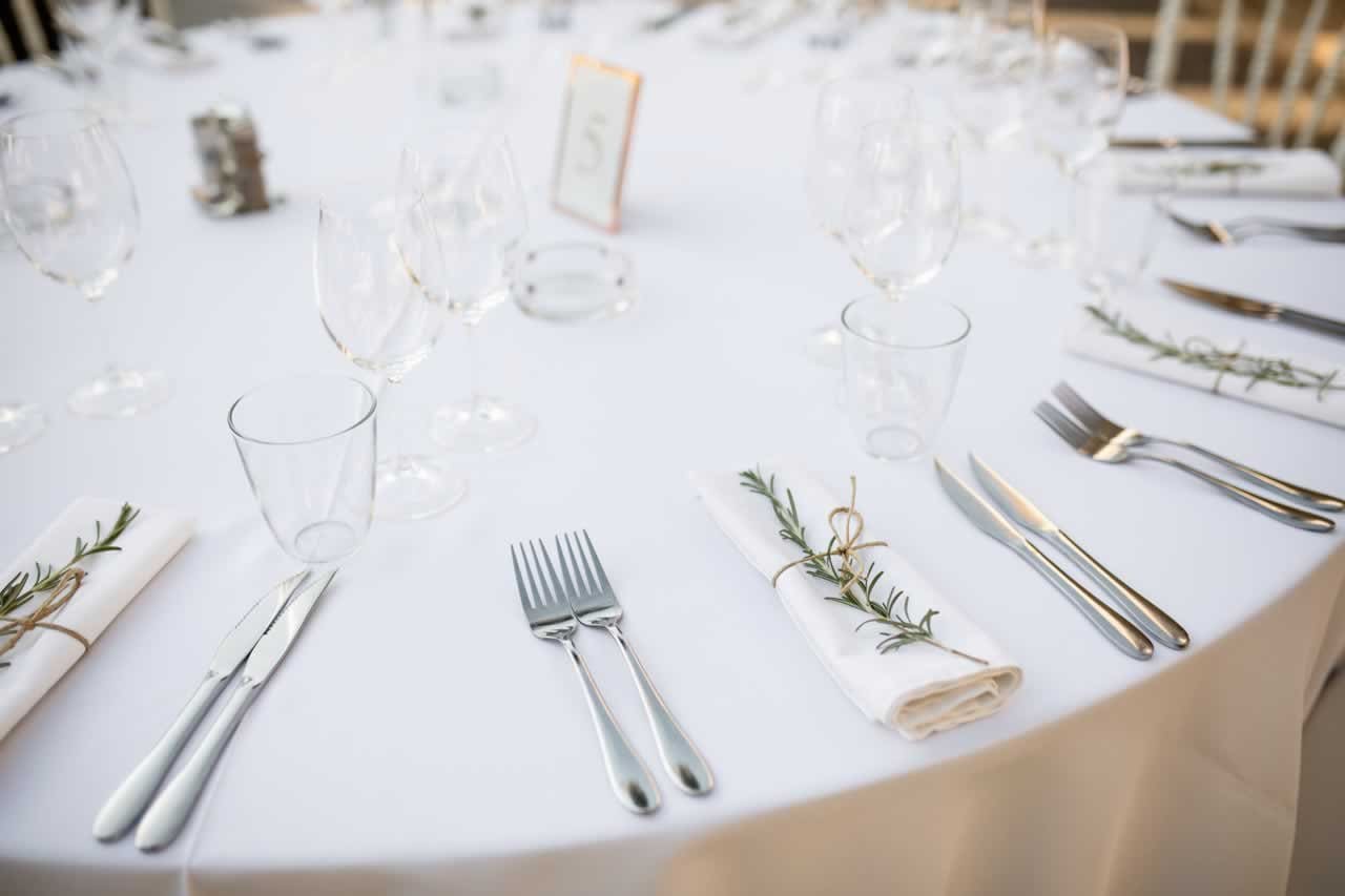 Minimalist reception table